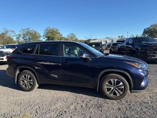 2024 Toyota Highlander Base