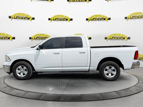 Bright White Clearcoat 2019 RAM 1500 Classic SLT