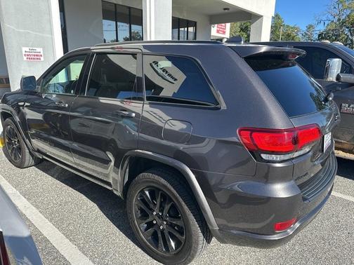 2021 Jeep Grand Cherokee Laredo