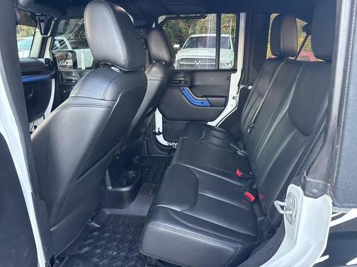 2015 Jeep Wrangler Unlimited Altitude