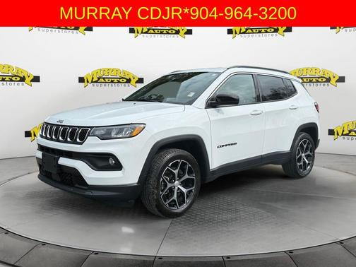 Bright White Clearcoat 2024 Jeep Compass Latitude
