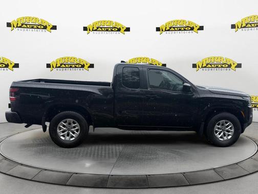Black 2024 Nissan Frontier SV