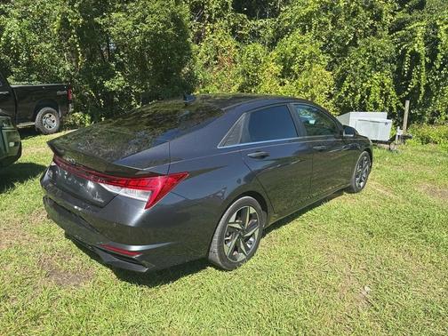 2022 Hyundai ELANTRA Limited