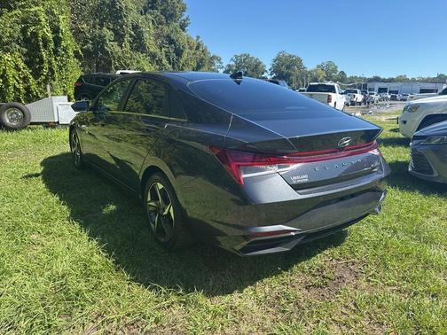 2022 Hyundai ELANTRA Limited