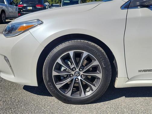 2018 Toyota Avalon Hybrid XLE Plus