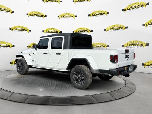 2026 Jeep Gladiator Sport