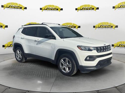 Bright White Clearcoat 2023 Jeep Compass Latitude