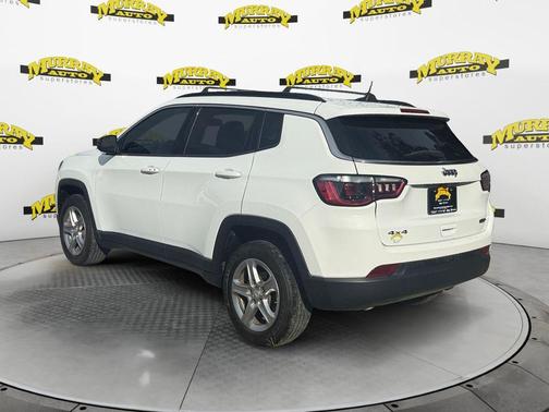 Bright White Clearcoat 2023 Jeep Compass Latitude