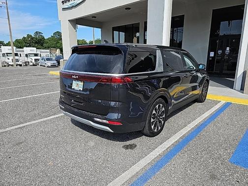2024 Kia Carnival EX