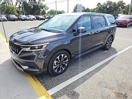 2024 Kia Carnival EX