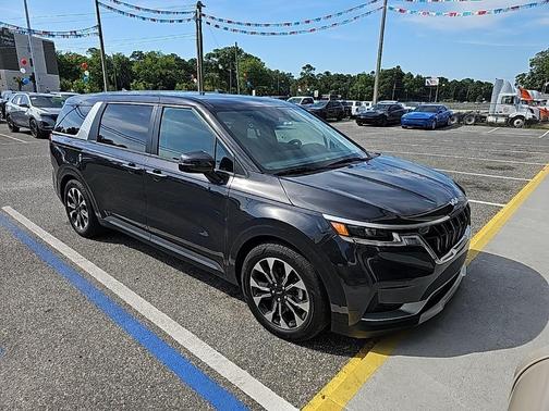 2024 Kia Carnival EX