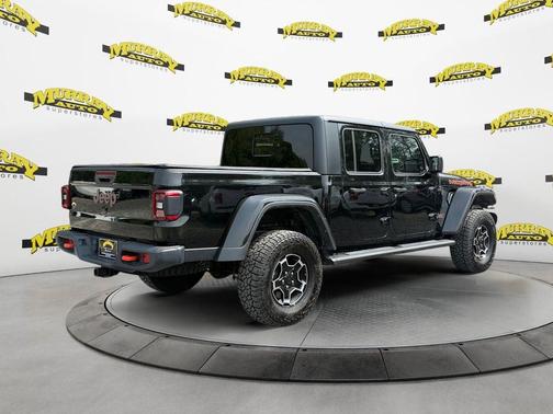 Black Clearcoat 2023 Jeep Gladiator Mojave