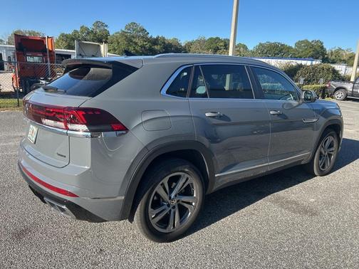 2024 Volkswagen Atlas Cross Sport 2.0T SEL R-Line