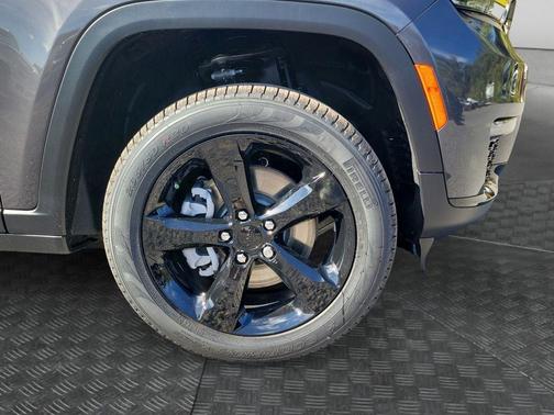 Metallic 2025 Jeep Grand Cherokee L Limited