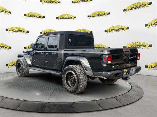 2022 Jeep Gladiator Sport