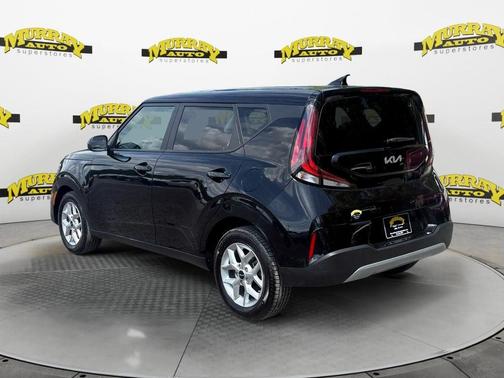 Fusion Orange 2025 Kia Soul LX