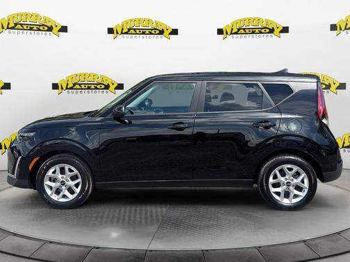 Fusion Orange 2025 Kia Soul LX