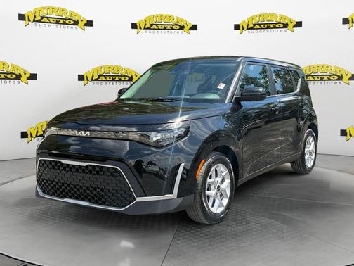 Fusion Orange 2025 Kia Soul LX