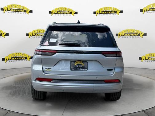 Silver Zynith 2026 Jeep Grand Cherokee Summit