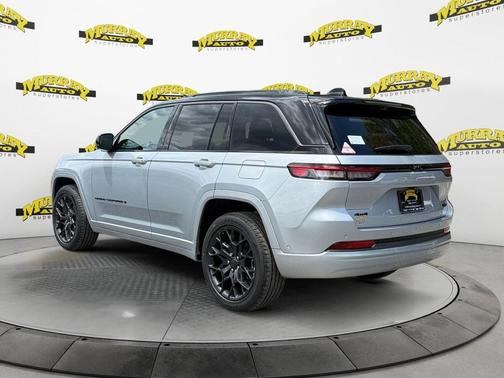 Silver Zynith 2026 Jeep Grand Cherokee Summit