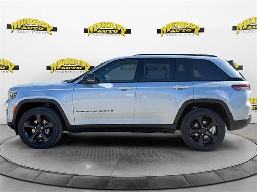 2025 Jeep Grand Cherokee Laredo