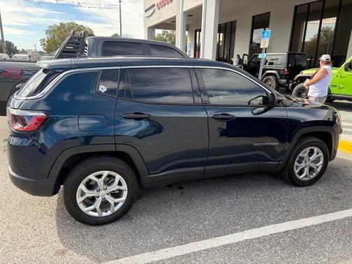 2024 Jeep Compass Sport