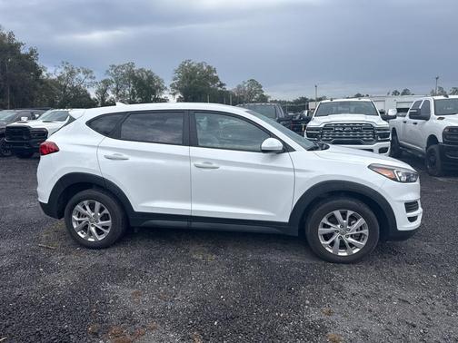 2021 Hyundai TUCSON SE