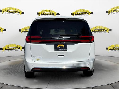 2024 Chrysler Pacifica Touring-L