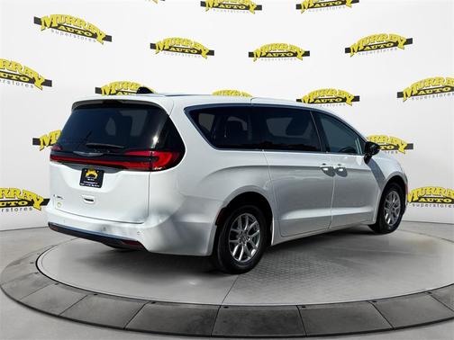 2024 Chrysler Pacifica Touring-L