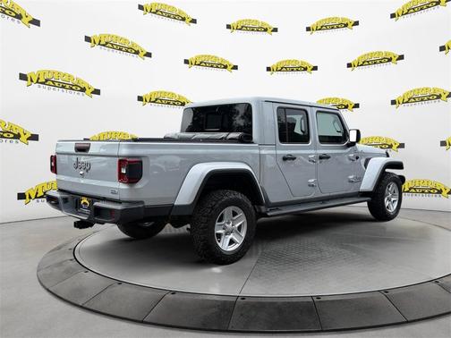 2022 Jeep Gladiator Overland