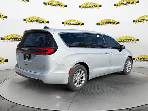 Silver Mist Clearcoat 2026 Chrysler Pacifica Limited