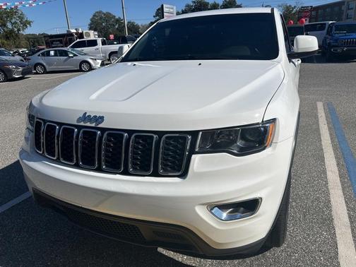 2021 Jeep Grand Cherokee Laredo
