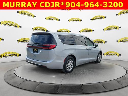 2024 Chrysler Pacifica Touring-L
