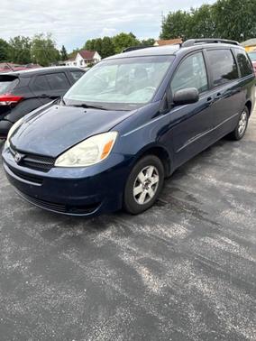 Arctic Frost Pearl 2004 Toyota Sienna XLE