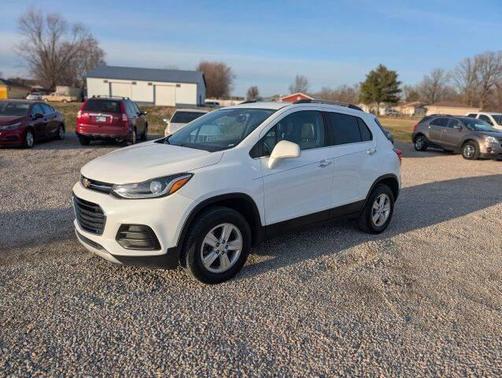Summit White 2017 Chevrolet Trax LT
