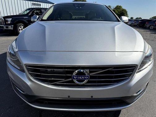 2016 Volvo S60 Inscription T5 Drive-E Platinum