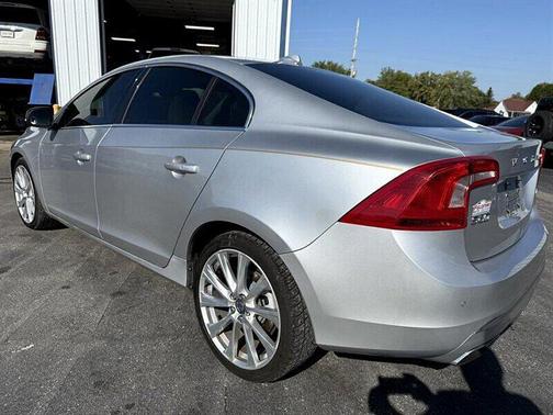 2016 Volvo S60 Inscription T5 Drive-E Platinum