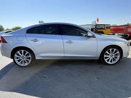 2016 Volvo S60 Inscription T5 Drive-E Platinum