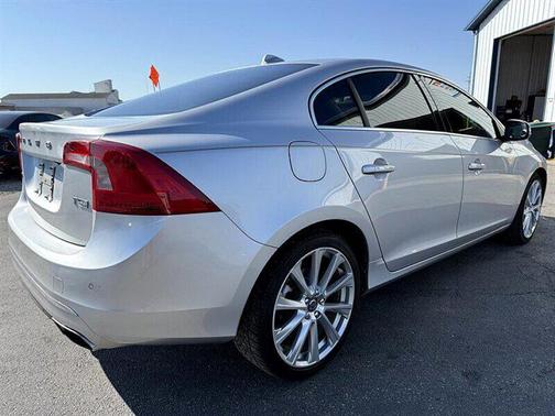2016 Volvo S60 Inscription T5 Drive-E Platinum