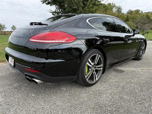 Black 2014 Porsche Panamera 4