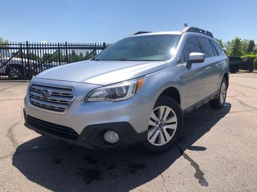 Ice Silver Metallic 2017 Subaru Outback 2.5i Premium