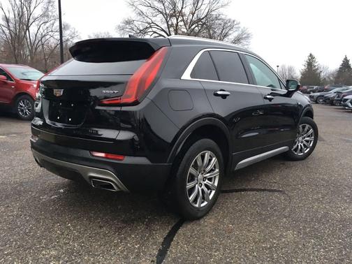 2022 Cadillac XT4 Premium Luxury