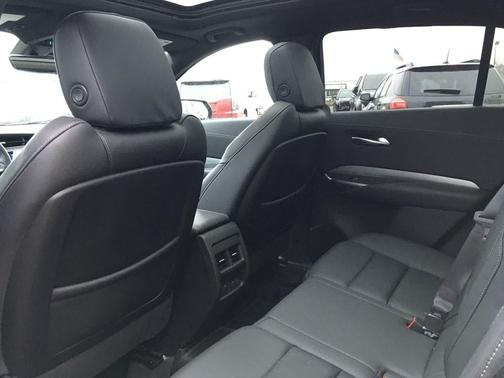 2022 Cadillac XT4 Premium Luxury