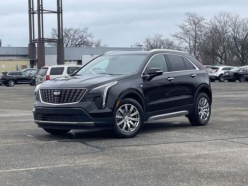 2022 Cadillac XT4 Premium Luxury