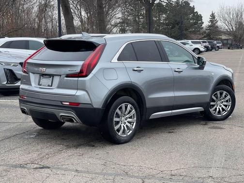 2023 Cadillac XT4 Premium Luxury