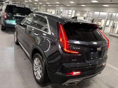 2023 Cadillac XT4 Premium Luxury