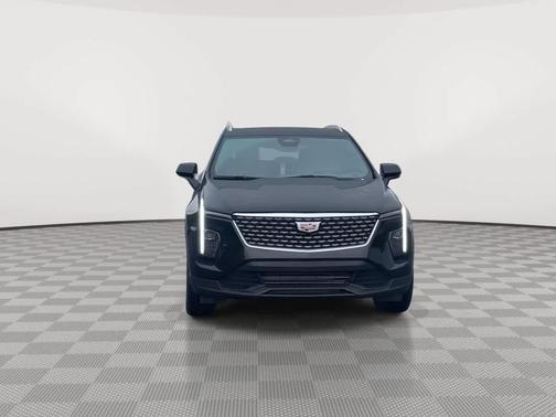 Stellar Black Metallic 2024 Cadillac XT4 Luxury