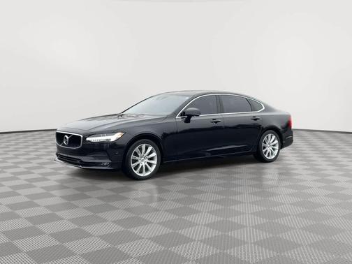 2018 Volvo S90 T6 Momentum