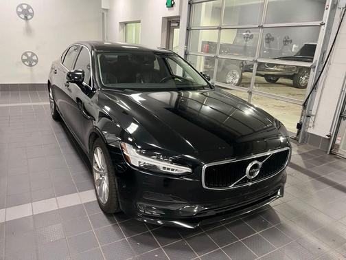 2018 Volvo S90 T6 Momentum