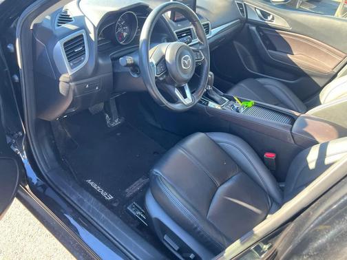 2018 Mazda Mazda3 Touring